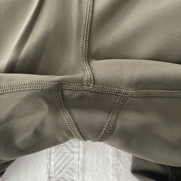 Lululemon In Movement 25” - Picture 2 of 3